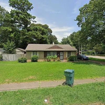 4562 Quince Rd, Memphis, TN 38117