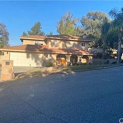 4966 Vejar Dr, Agoura Hills, CA 91301