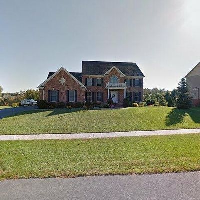 1626 Majestic Dr, Chambersburg, PA 17202