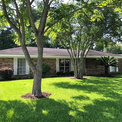 112 First St, Youngsville, LA 70592