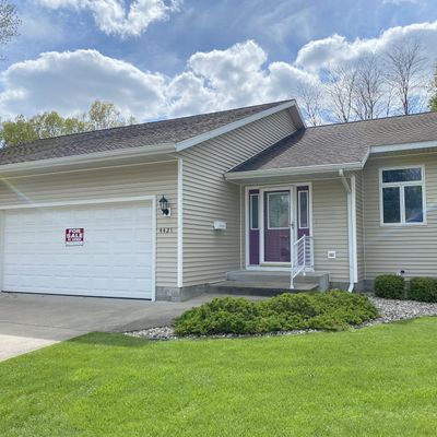 4421 Hickory Ln, Norton Shores, MI 49441