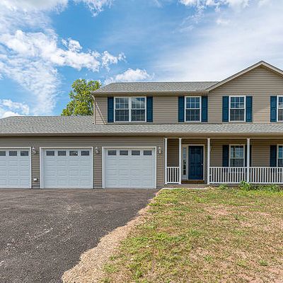 664 Golf Course Rd, Birdsboro, PA 19508