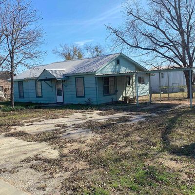 202 E Taylor St, Llano, TX 78643