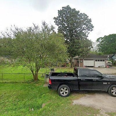 201 Smith St, Clute, TX 77531
