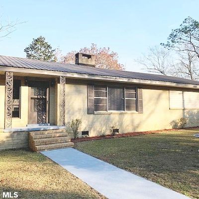 207 Diamond Ave, Atmore, AL 36502