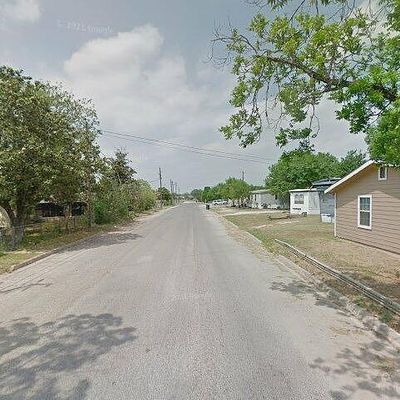 467 Avenue J, Poteet, TX 78065