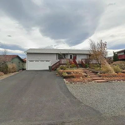 215 Pear Pl Sw, Mattawa, WA 99349