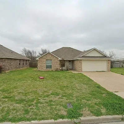 7425 Pedernales Dr, Waco, TX 76708