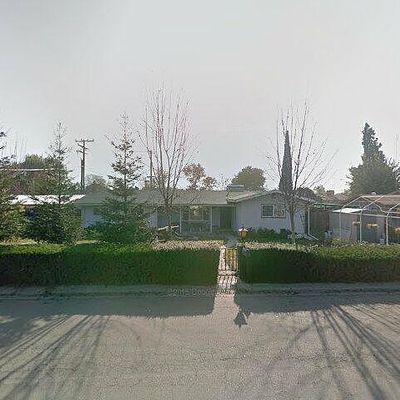 913 W Lark Ave, Visalia, CA 93291