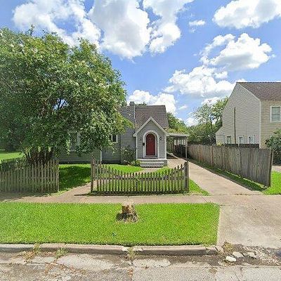 2595 South St, Beaumont, TX 77702