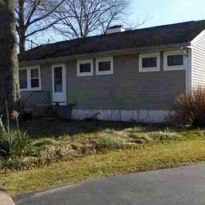 6 Circle Dr, Reading, PA 19606