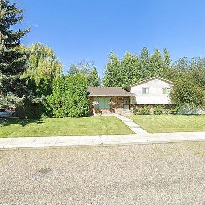 690 Homer Ave, Idaho Falls, ID 83401