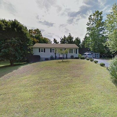 1 Fruitwood Dr, Norwich, CT 06360