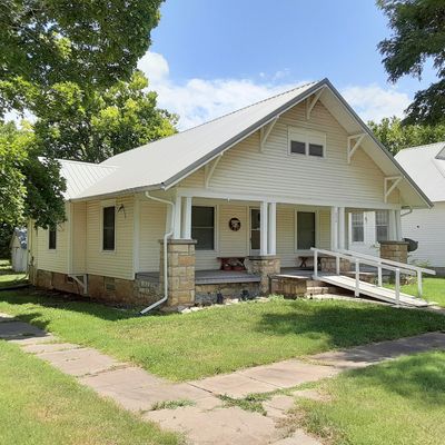 202 Se Walnut St, Melvern, KS 66510