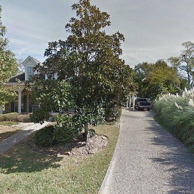 4 Twin Circle Dr, Beaumont, TX 77706