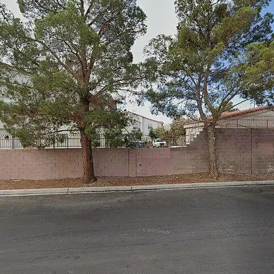 6901 Coral Rock Dr, Las Vegas, NV 89108