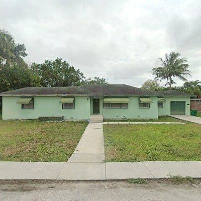 140 S Elm Ave, Pahokee, FL 33476