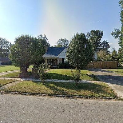 220 Linden Cir, Pine Bluff, AR 71603