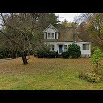 166 Douglas St, Uxbridge, MA 01569