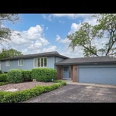 305 61 St St, Willowbrook, IL 60527