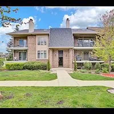 9135 Del Prado Dr #2 N, Palos Hills, IL 60465