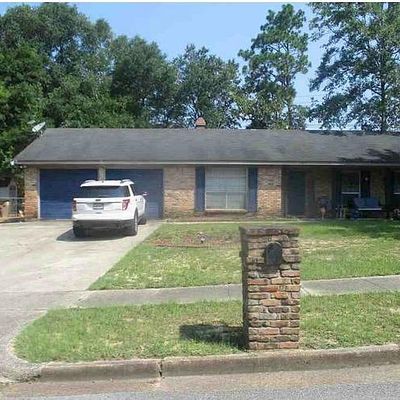 917 Imperial Dr, Mobile, AL 36608