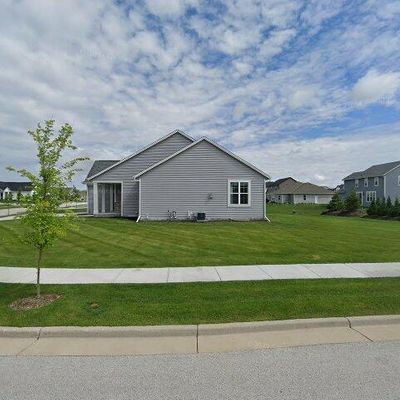 218 Countryside Dr, Slinger, WI 53086