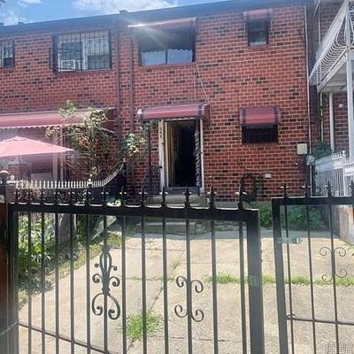 648 Barbey St, Brooklyn, NY 11207