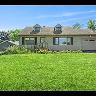 506 Plum St, Lake In The Hills, IL 60156
