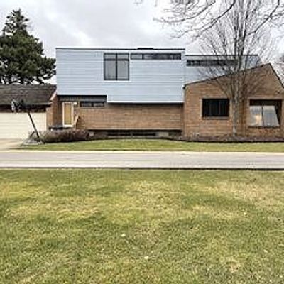 6500 N Nokomis Ave, Lincolnwood, IL 60712