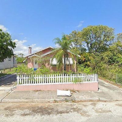 827 Briggs St, West Palm Beach, FL 33405