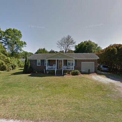 713 Fayetteville Ave, Carolina Beach, NC 28428