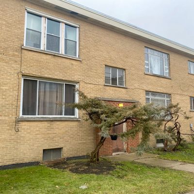 750 Walnut St #1 W, Waukegan, IL 60085