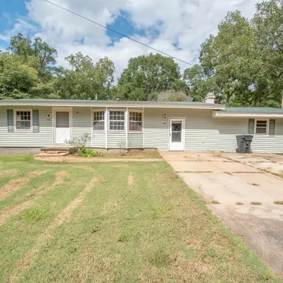 309 Lagrange St, Grantville, GA 30220