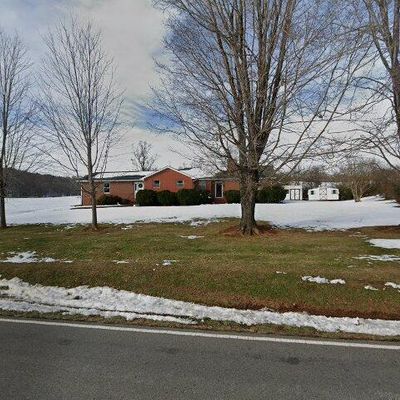 4445 E Pine St, Mount Airy, NC 27030