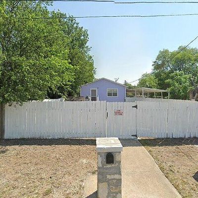 220 W Davis St, Kerrville, TX 78028