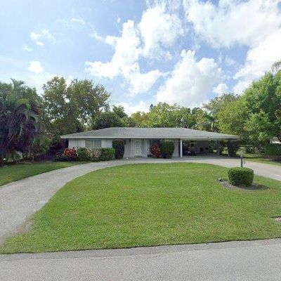 712 Iris Ln, Vero Beach, FL 32963