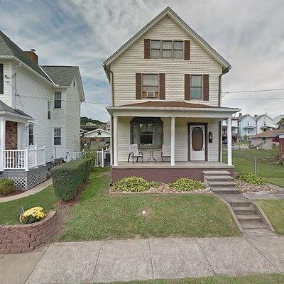 17 S 2 Nd St, Youngwood, PA 15697