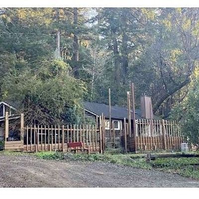 150 Fir Ln, Garberville, CA 95542