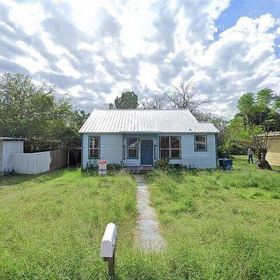 806 E Bowie St, Beeville, TX 78102