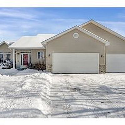 913 S Elm St, Belle Plaine, MN 56011