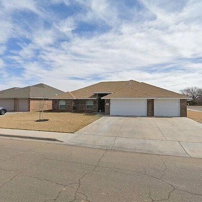 2601 Northglen Dr, Clovis, NM 88101