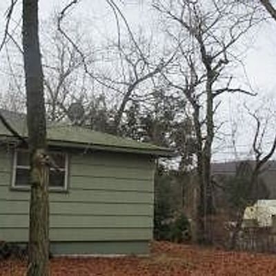 100 Glenn St, Naugatuck, CT 06770