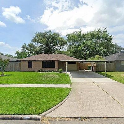 103 Midway Dr, Baytown, TX 77521