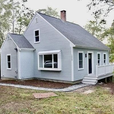 1054 River Rd, Marstons Mills, MA 02648