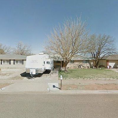 107 Pat St, Levelland, TX 79336