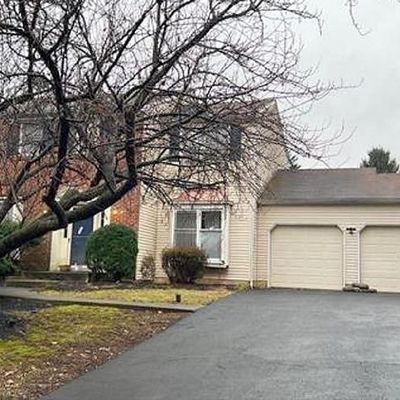 125 Fox Hollow Dr, Feasterville Trevose, PA 19053