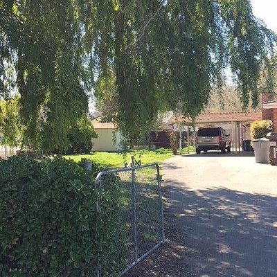 1317 W Oak Ave, Visalia, CA 93291