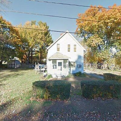 15 Peltiah St, Holyoke, MA 01040