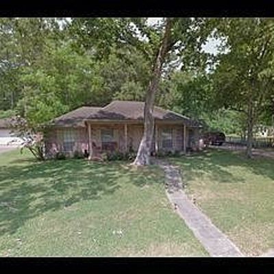 15923 Spinnaker Dr, Crosby, TX 77532